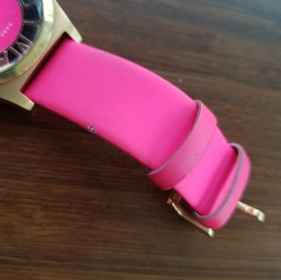 Marc by Marc Jacobs hot pink watch - Picture 7 of 7